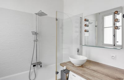 Rent of a modern 2-room apartment, 40 m², 15th district, Paris, France