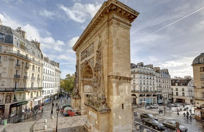Rent of a modern 2-room apartment, 61 m², with a view of the majestic Porte Saint-Denis, Paris, France