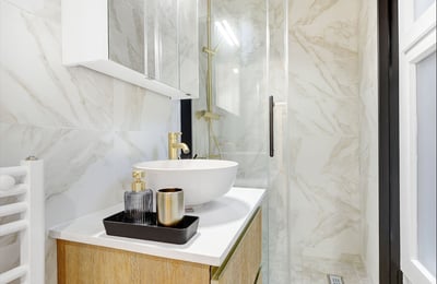 Rent of a modern 2-room apartment, 61 m², with a view of the majestic Porte Saint-Denis, Paris, France