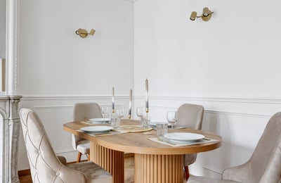 Rent of a modern 2-room apartment, 61 m², with a view of the majestic Porte Saint-Denis, Paris, France