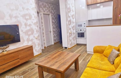 Moderne, helle Wohnung mit Balkon zur Miete, Batumi, Georgien