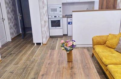 Moderne, helle Wohnung mit Balkon zur Miete, Batumi, Georgien