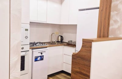 Moderne, helle Wohnung mit Balkon zur Miete, Batumi, Georgien