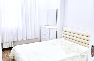 Moderne, helle Wohnung mit Balkon zur Miete, Batumi, Georgien