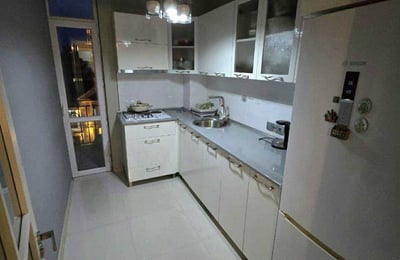 Geräumige Wohnung mit Balkon zur Miete, 80 m², Batumi, Georgien