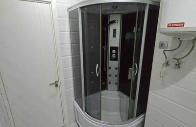 Geräumige Wohnung mit Balkon zur Miete, 80 m², Batumi, Georgien