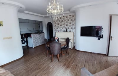 Helle, komfortable Wohnung mit großem Balkon zur Miete, 85 m², Batumi, Georgien
