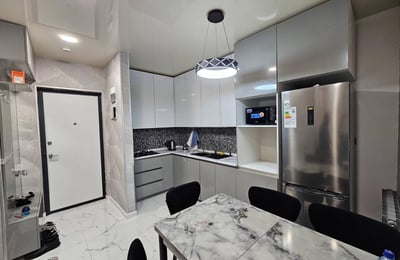 Alquiler de luminoso y cómodo apartamento en Black Sea Tower, 62 m², Batumi, Georgia