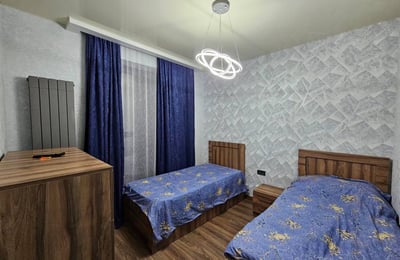 Alquiler de luminoso y cómodo apartamento en Black Sea Tower, 62 m², Batumi, Georgia