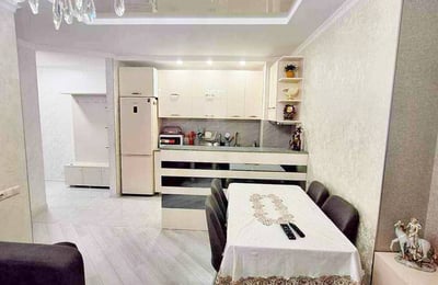 Helle, möblierte Wohnung mit Balkon zur Miete, 65 m², Alt-Batumi, Batumi, Georgien