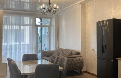 Location d'un appartement spacieux et entièrement meublé, 75 m², Batoumi, Géorgie