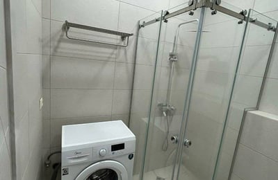 Location d'un studio premium cosy et spacieux avec balcon, 38 m², Batoumi, Géorgie