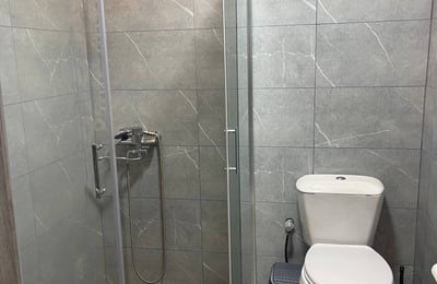 Location d'un studio cosy et lumineux avec balcon, 32 m², Batoumi, Géorgie