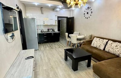 Vermietung einer hellen, komfortablen Wohnung mit Balkon, 60 m², Batumi, Georgien