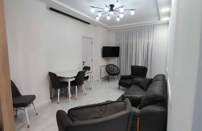 Miete einer neuen, großzügigen Wohnung, Batumi, Georgien