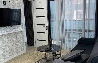 Miete einer modernen, gemütlichen Wohnung im Dar Building, Batumi, Georgien