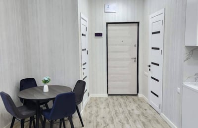 Miete einer modernen, gemütlichen Wohnung im Dar Building, Batumi, Georgien