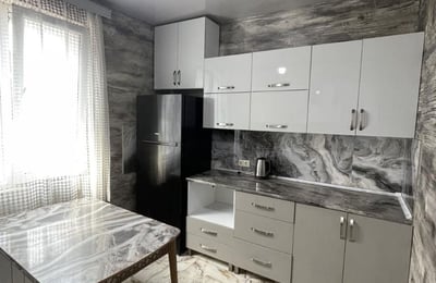 Alquiler de un apartamento nuevo y espacioso, 130 m², Batumi, Georgia