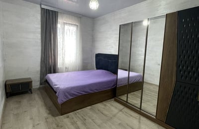 Alquiler de un apartamento nuevo y espacioso, 130 m², Batumi, Georgia