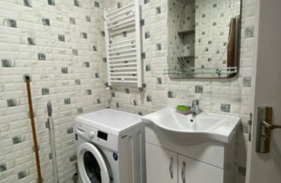 Gemütliche und komfortable 60 m² Wohnung mit schöner Aussicht zu vermieten, Batumi, Georgien