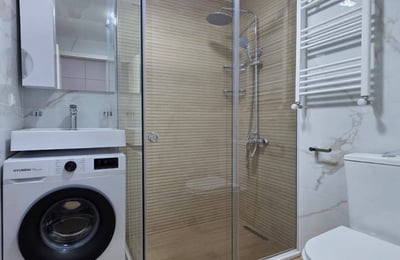 Alquiler de apartamento cómodo de 47 m² con vistas al estadio, Batumi, Georgia