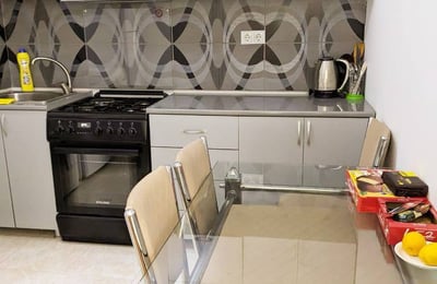 Mieten Sie ein geräumiges, möbliertes Studio-Apartment in Batumi, Georgien