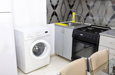 Mieten Sie ein geräumiges, möbliertes Studio-Apartment in Batumi, Georgien