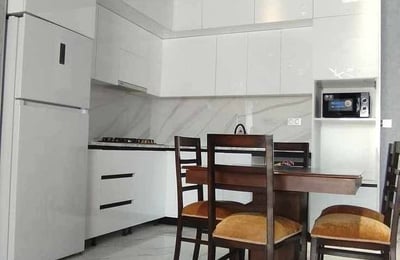 Alquiler de un apartamento cómodo, amueblado de dos dormitorios en Batumi, Georgia