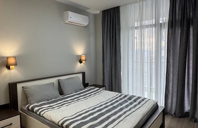 Alquiler de un apartamento moderno y amueblado de 60 m² en Black Sea Tower, Batumi, Georgia