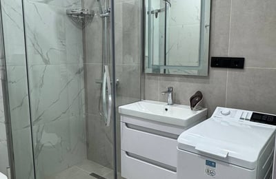 Alquiler de un apartamento moderno y amueblado de 60 m² en Black Sea Tower, Batumi, Georgia