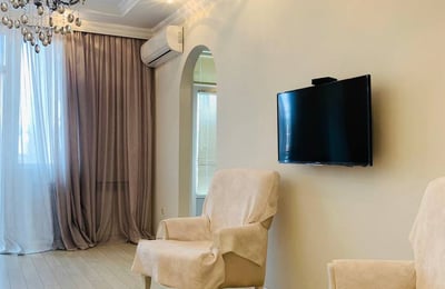 Alquiler de un apartamento espacioso y luminoso de 101 m² en Dona House, Batumi, Georgia