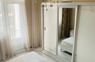 Alquiler de un apartamento espacioso y luminoso de 101 m² en Dona House, Batumi, Georgia