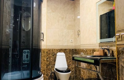 Alquiler de un apartamento espacioso y luminoso de 101 m² en Dona House, Batumi, Georgia