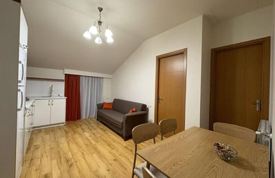 Alquiler de apartamento excelente y amueblado con terraza, 55 m², Batumi, Georgia