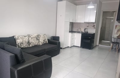 Location d'un appartement confortable meublé avec vue panoramique, 60 m², Batoumi, Géorgie