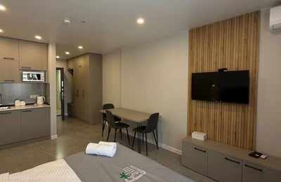 Location d'un studio compact meublé avec vue sur la mer, 37 m², Batoumi, Géorgie