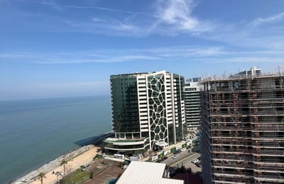 Location d'un studio compact meublé avec vue sur la mer, 37 m², Batoumi, Géorgie