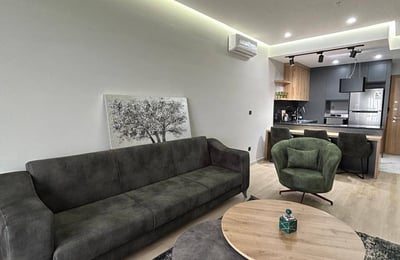 Аренда современной квартиры с видом на море в районе Старого города, 57 м², Батуми, Грузия