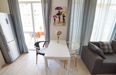 Vermietung einer geräumigen, möblierten Wohnung, 90 m², Batumi, Georgien