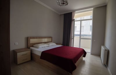 Vermietung einer geräumigen, möblierten Wohnung, 90 m², Batumi, Georgien