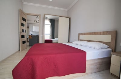 Vermietung einer geräumigen, möblierten Wohnung, 90 m², Batumi, Georgien