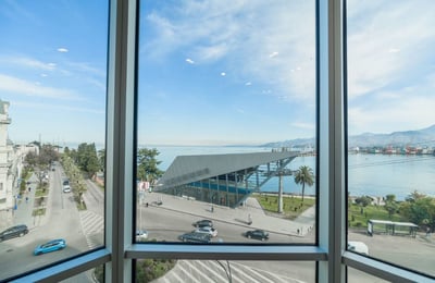 Location d'un appartement luxueux avec vue directe sur la mer, 115 m², Batoumi, Géorgie