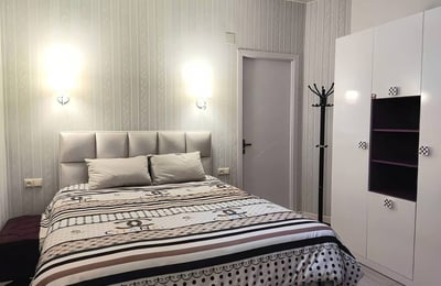 Rent a spacious, fully furnished apartment with balcony, 75 m², Batumi, Georgia