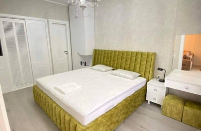 Rent a bright, comfortable apartment with balcony, 65 m², Batumi, Georgia