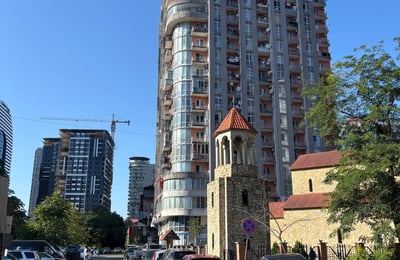 Miete einer komfortablen, möblierten Wohnung, Batumi, Georgien