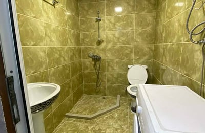 Miete einer komfortablen, möblierten Wohnung, Batumi, Georgien