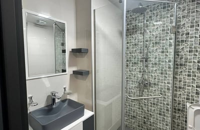 Location d'un studio lumineux et confortable avec balcon, 35 m², Batoumi, Géorgie