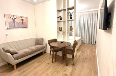 Location d'un studio lumineux et cosy, 32 m², Blue Sky Tower, Batoumi, Géorgie
