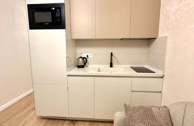 Location d'un studio lumineux et cosy, 32 m², Blue Sky Tower, Batoumi, Géorgie