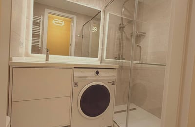 Location d'un studio lumineux et cosy, 32 m², Blue Sky Tower, Batoumi, Géorgie